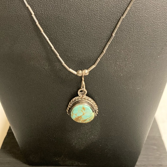 Turquoise Sterling Silver Vintage necklace - Picture 2 of 6
